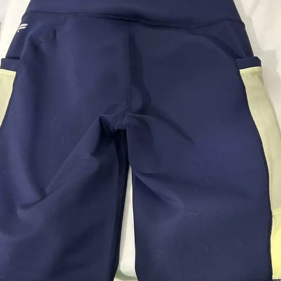 NWT Fabletics biker shorts size xs - Picture 4 of 4